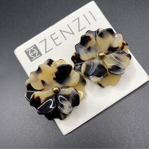 ZENZII Anthropologie Earrings Faux Tortoise Shell Post Style Acrylic Flower